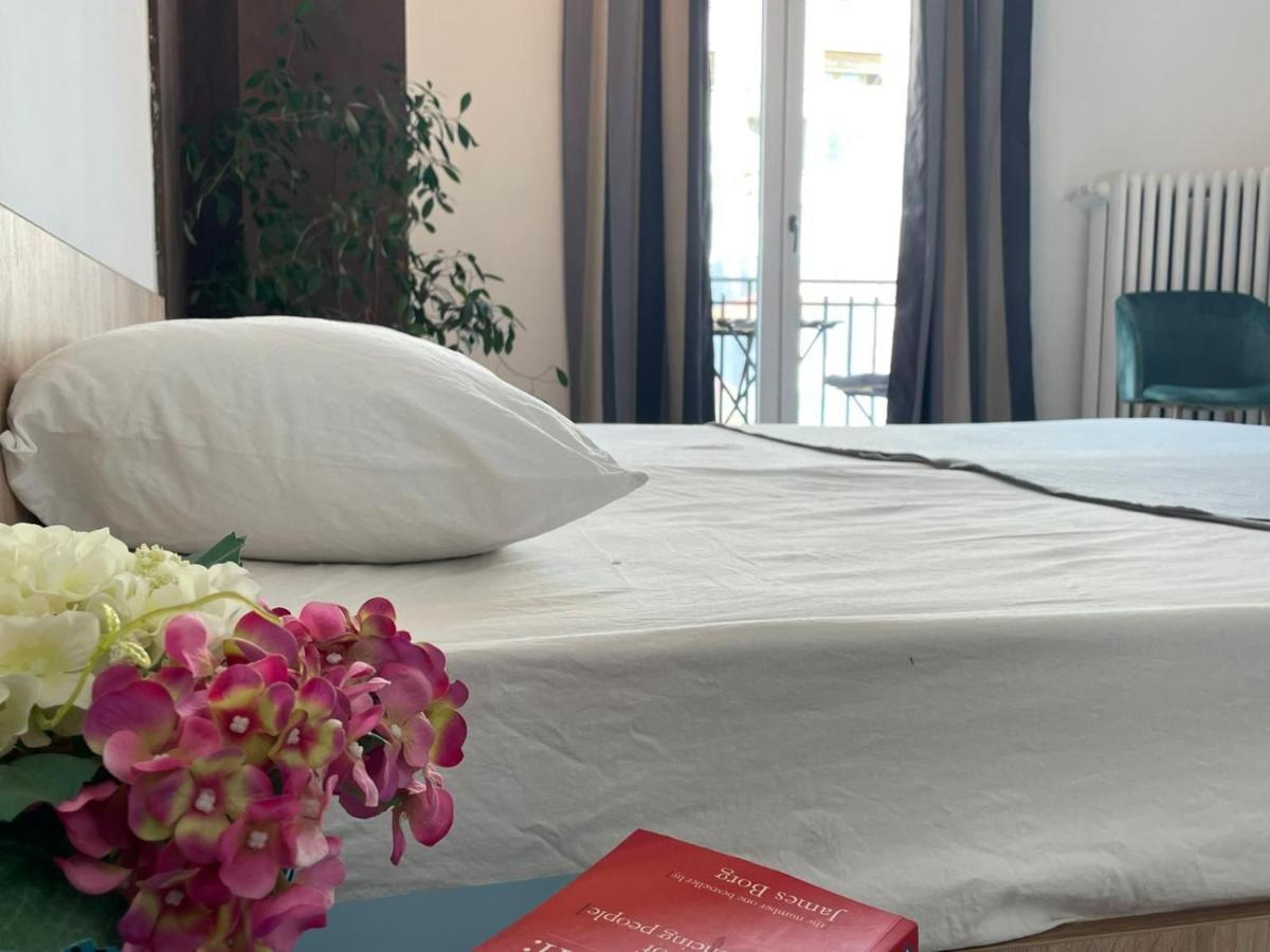 Outstanding 3Br Ultracentral Cityview Balcony Aaa Lejlighed Bukarest Eksteriør billede
