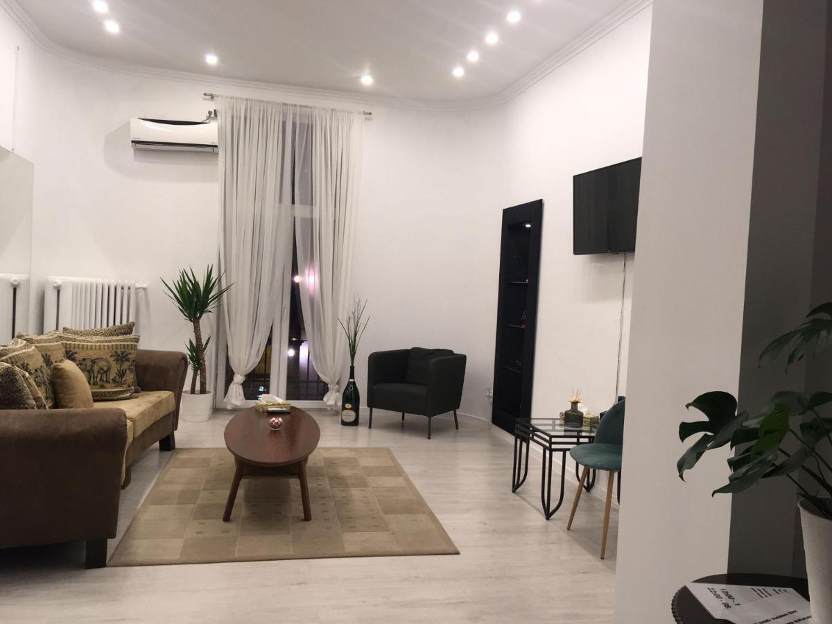 Outstanding 3Br Ultracentral Cityview Balcony Aaa Lejlighed Bukarest Eksteriør billede